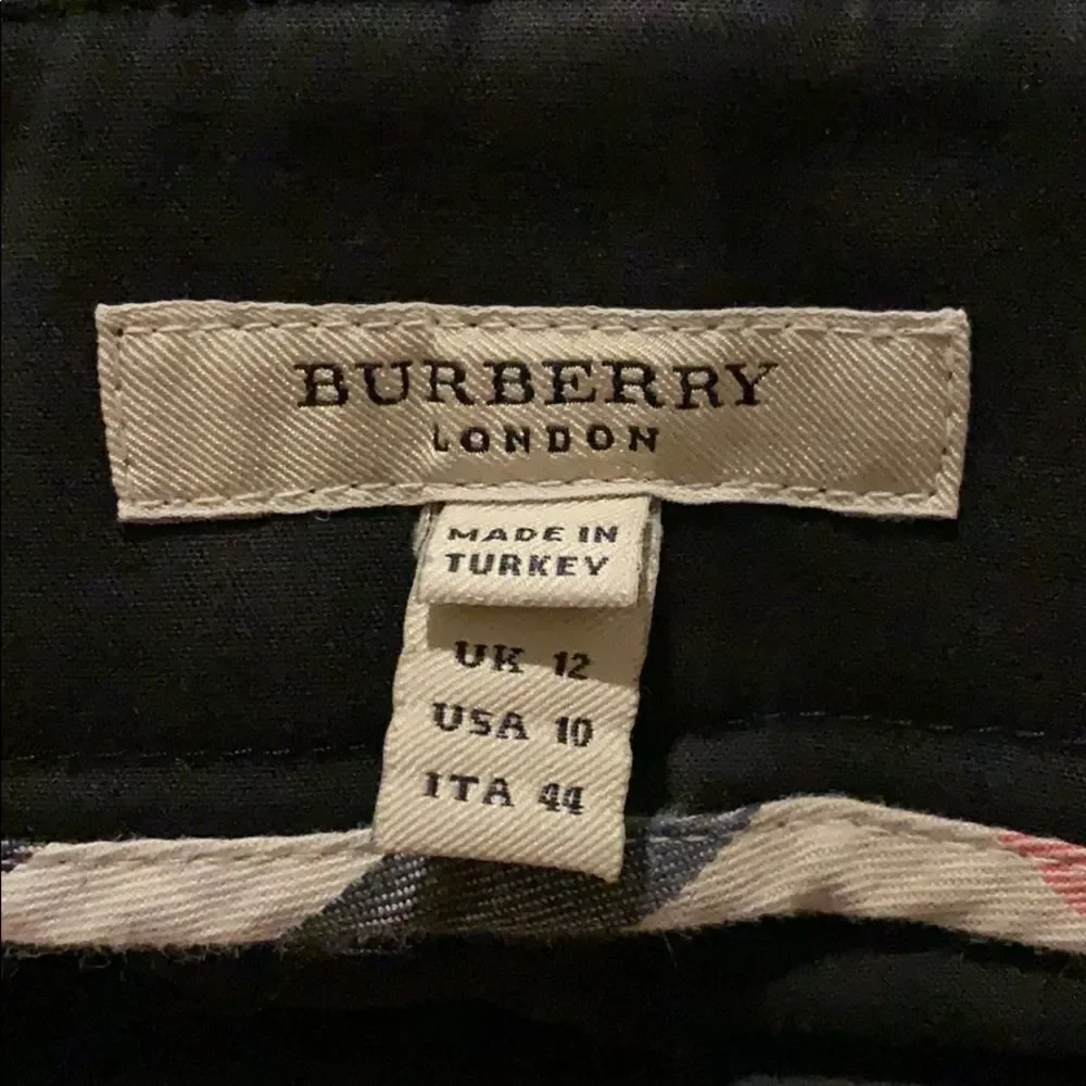 Burberry Authentic women’s long shorts. Size 10 - Picture 4 of 17